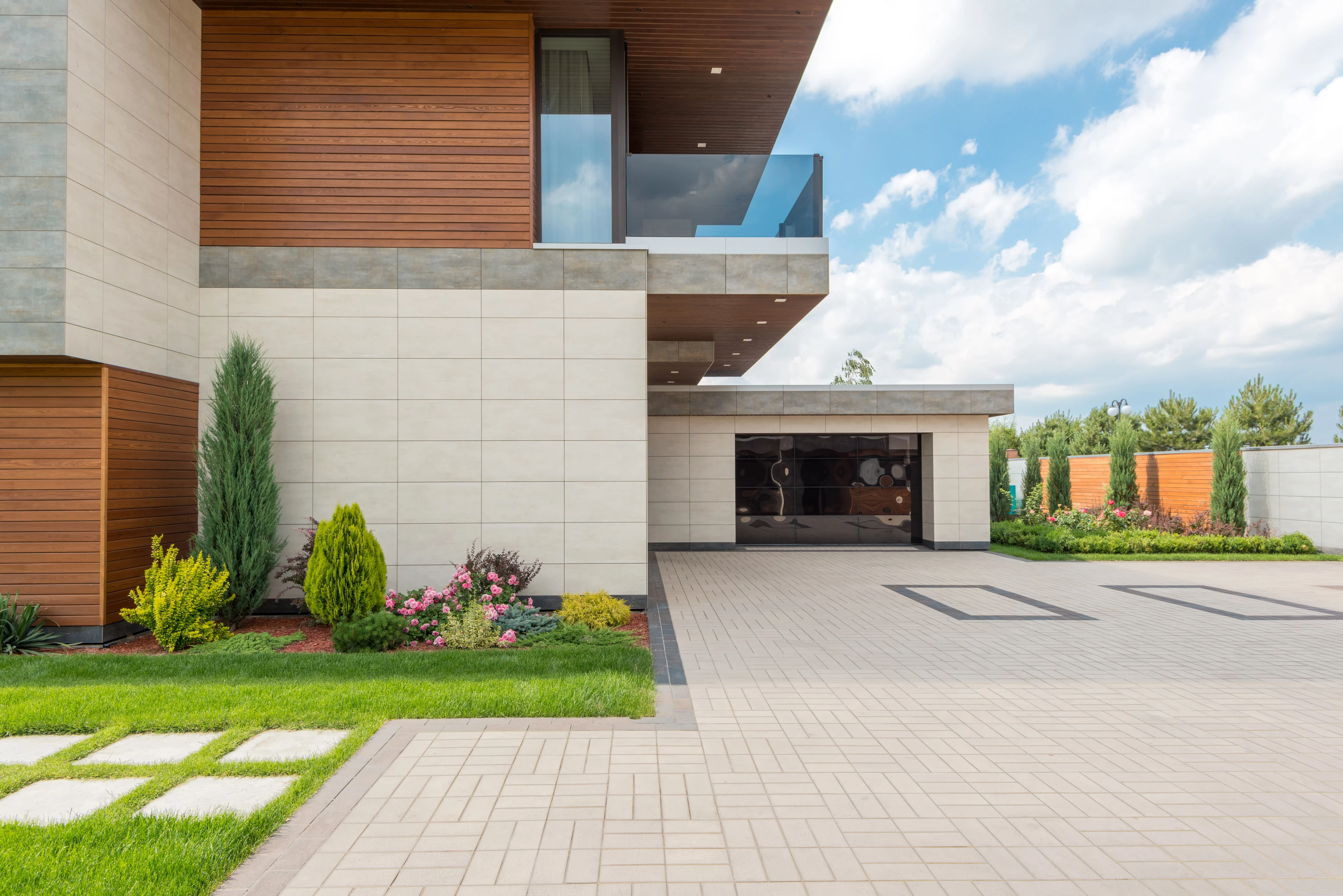 Residential garage door in Broadview